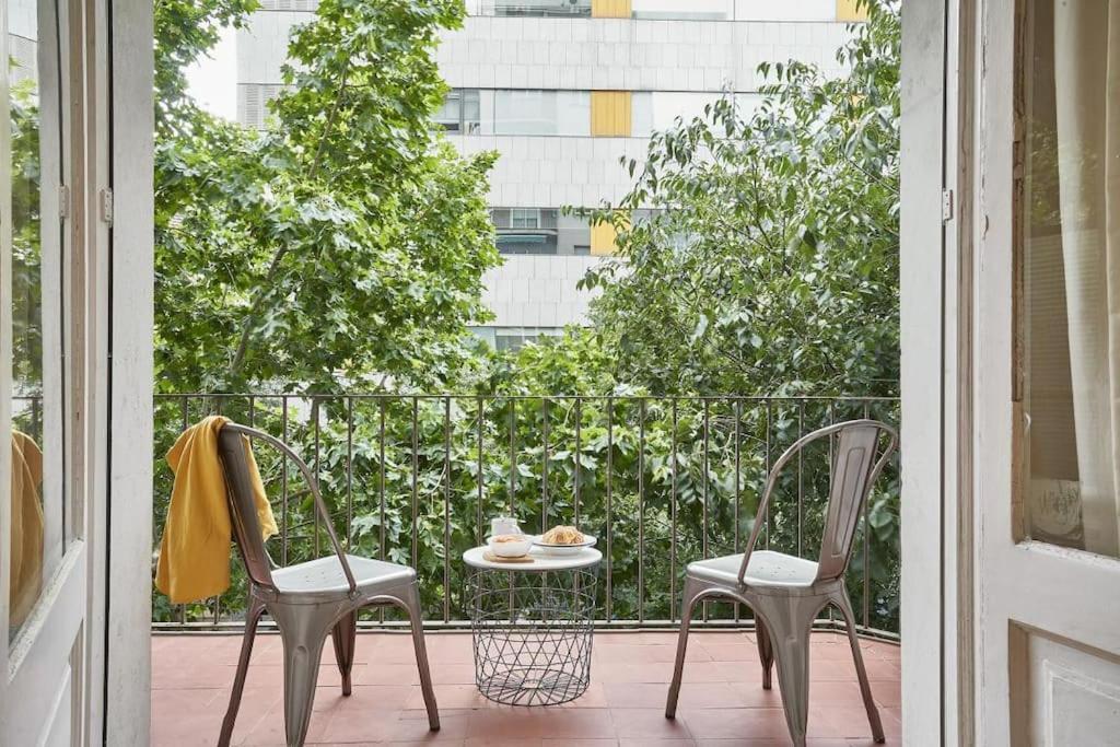 Magnificent 4 Bedroom Apartment In Eixample Barcelona Bagian luar foto