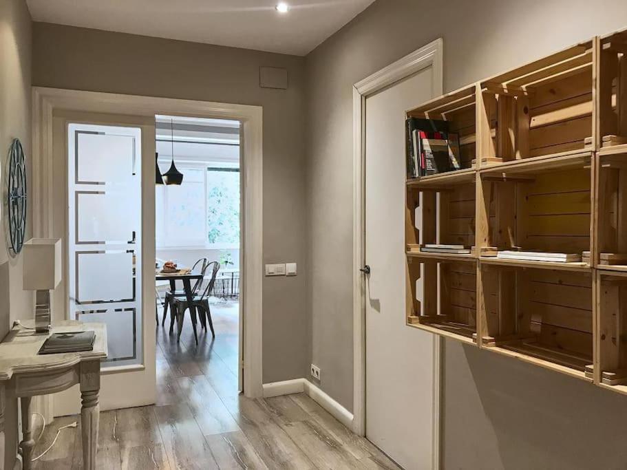 Magnificent 4 Bedroom Apartment In Eixample Barcelona Bagian luar foto